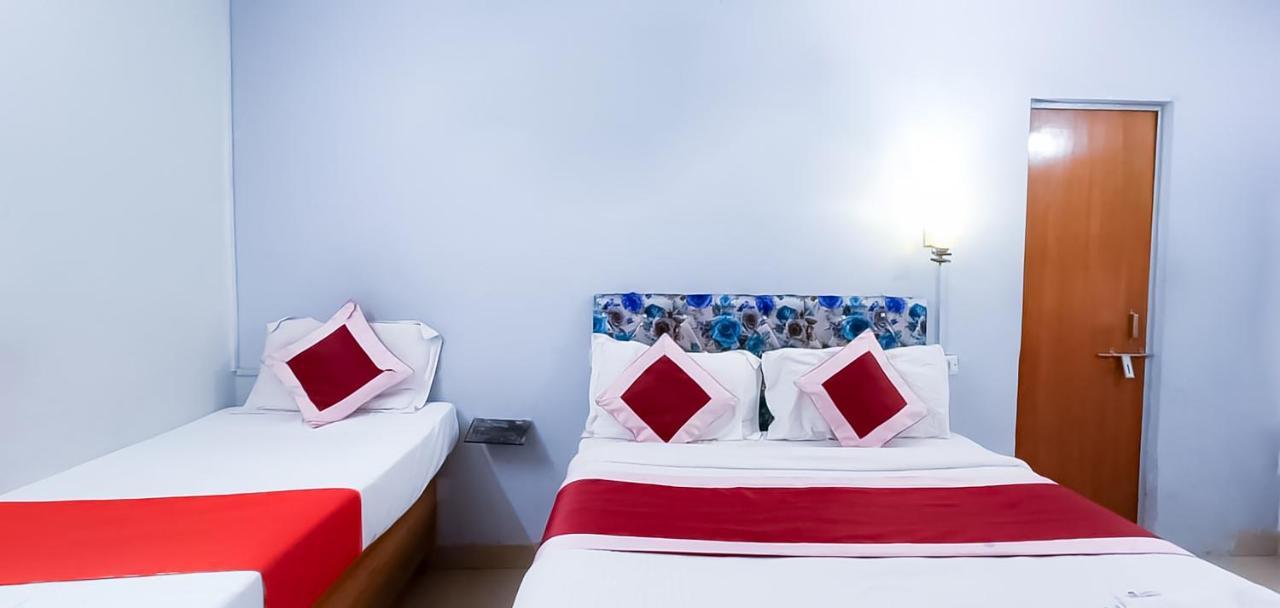 Comodo Satya Niketan Residency Neu-Delhi Exterior foto