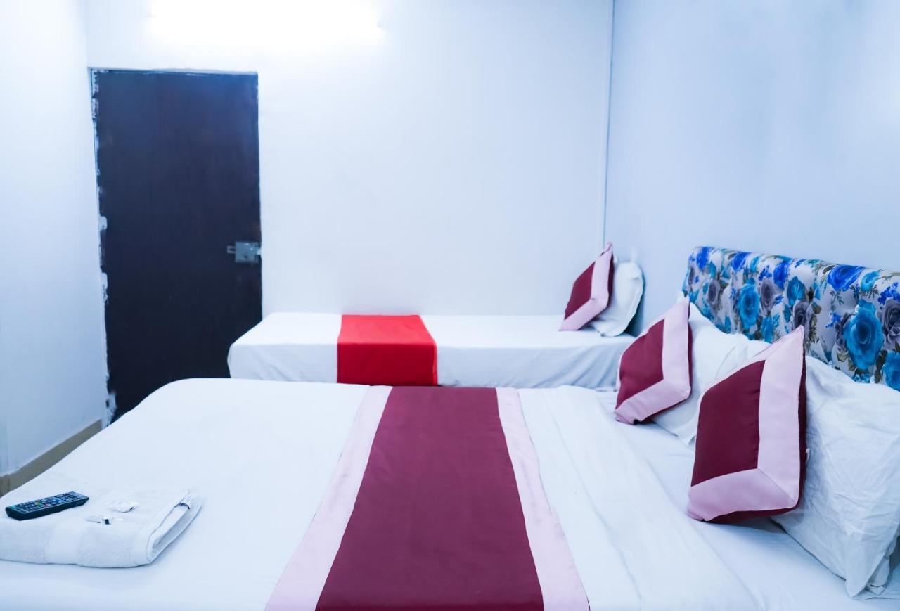 Comodo Satya Niketan Residency Neu-Delhi Exterior foto